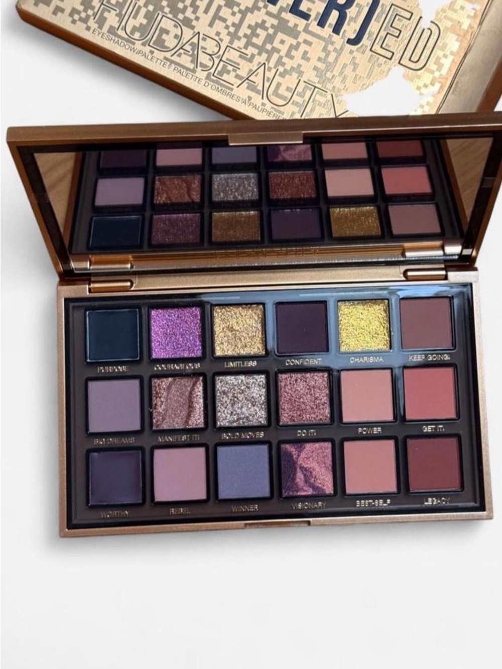 NEW! Huda beauty empowered eyeshadow palette
